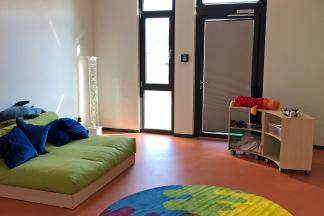 Bunte Farben und helle Räume, laden die Kinder zum spielen ein (Bilder:VBD)