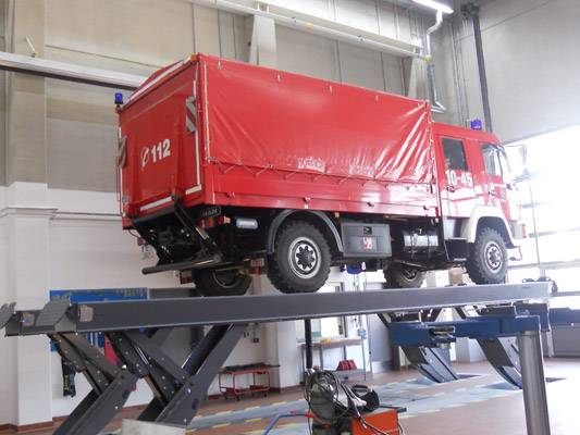 Die neue Fahrzeughalle mit angeschlossenen Werkstätten für alle Einsatzfahrzeuge.