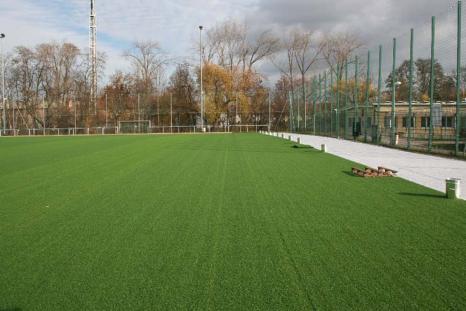 Die dringend erforderlich Sanierung der bestehenden Kunstrasenspielfelder „Am Nordpark“ beginnt schon 2015  (Alle Bilder: VBD/UKL).